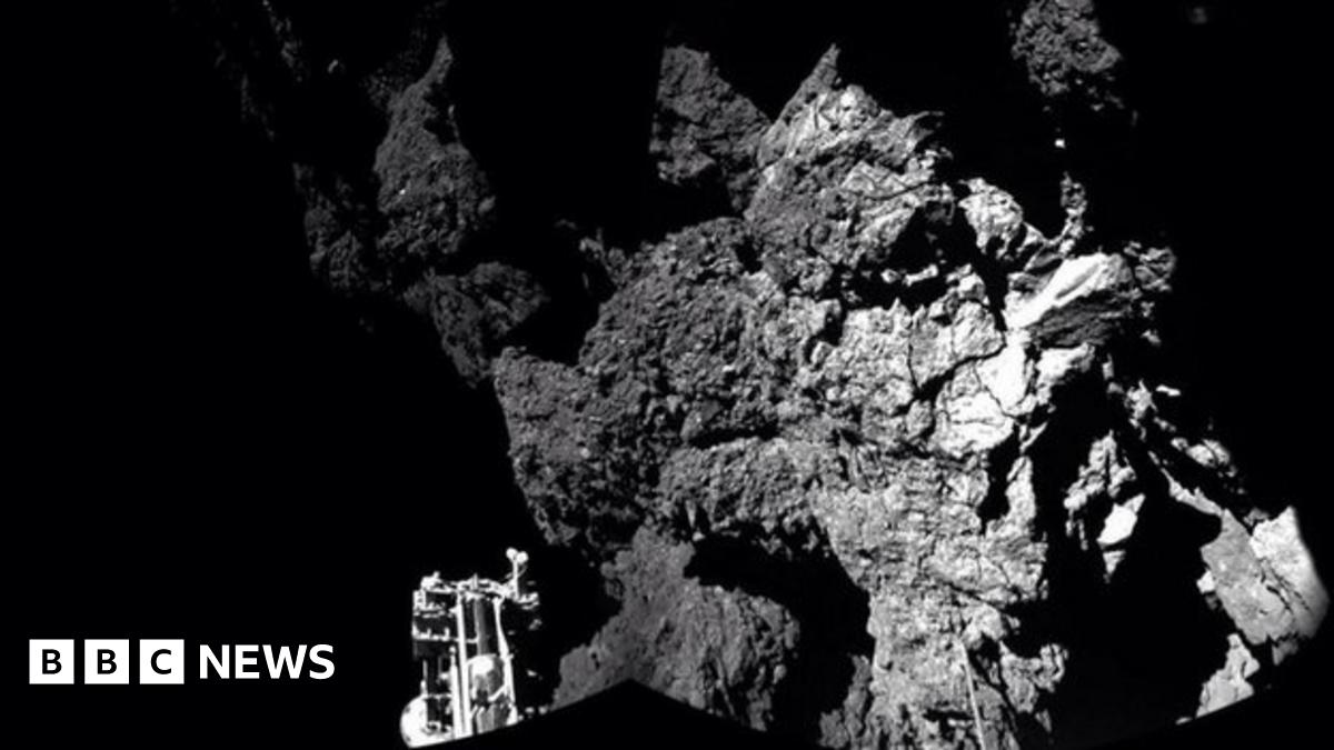 Comet lander: First pictures of Philae 'bounce' released - BBC News
