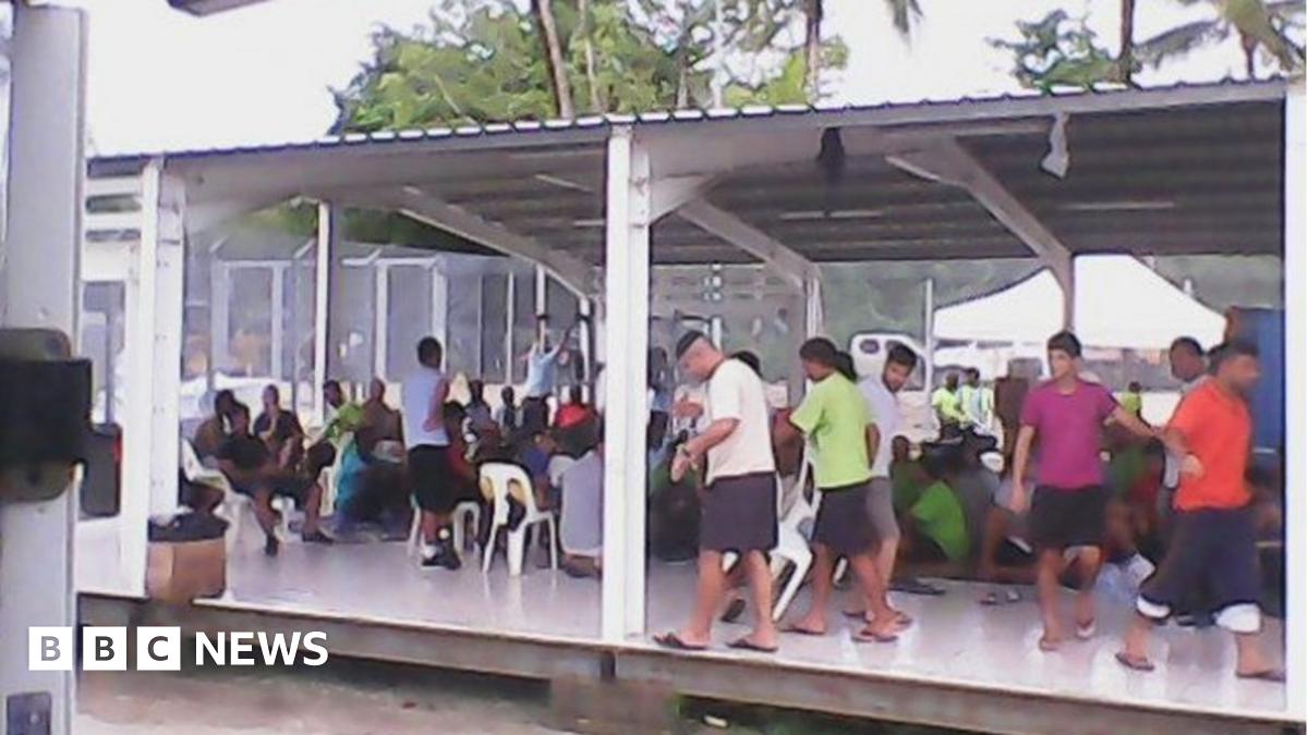 Australia asylum: Abbott says Manus Island blockade 'broken'