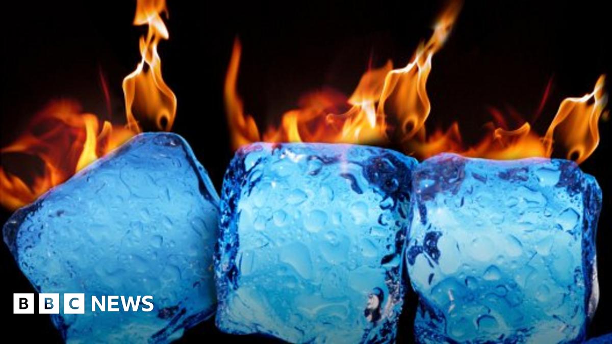 Heat pumps extract warmth from ice cold water - BBC News