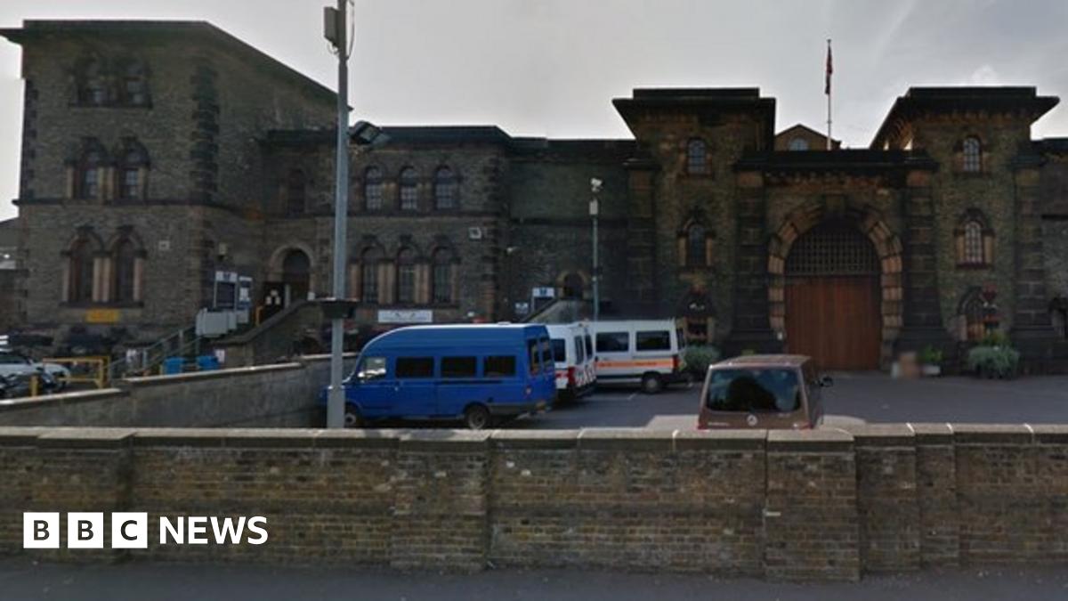 Wandsworth Prison escapee Neil Moore faked bail email