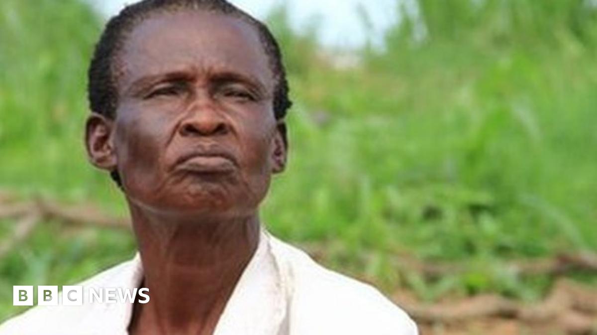 The Ugandan women who strip to defend their land - BBC News