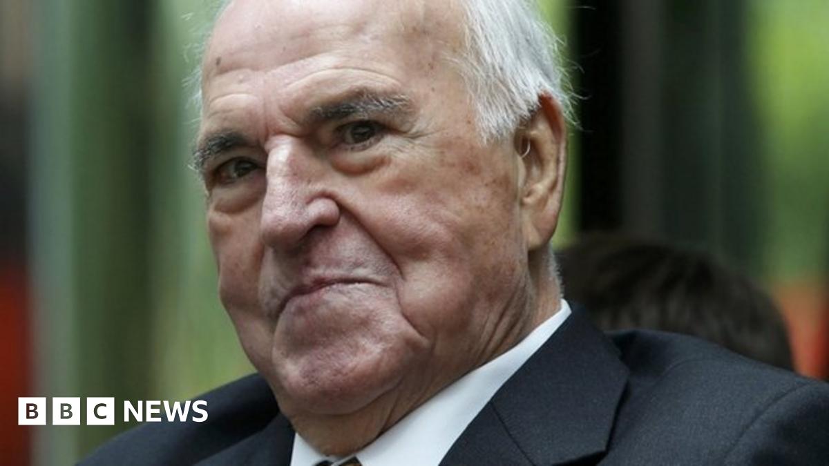 Helmut Kohl: German ex-chancellor 'in intensive care' - BBC News