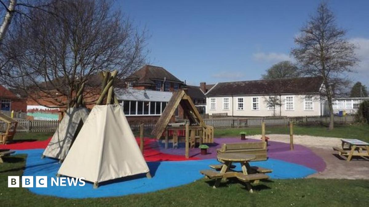 murrayfield-primary-school-disco-threat-to-unruly-pupils-bbc-news
