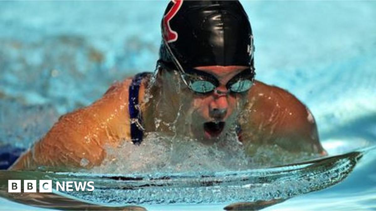 Recordbreaking swimmer Katie Henderson dies in road crash BBC News