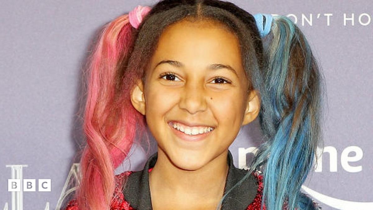 Drummer Nandi Bushell gets gold Blue Peter badge - BBC Newsround