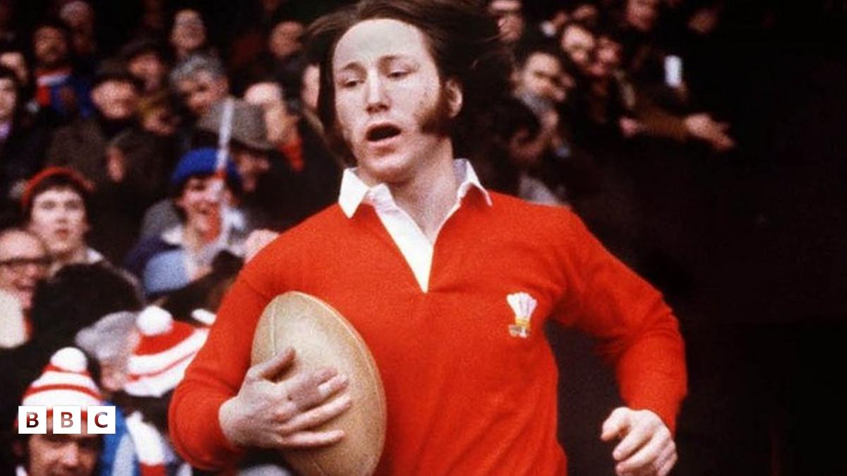 JPR Williams: Tributes for Wales and British and Irish Lions rugby legend - BBC Newsround