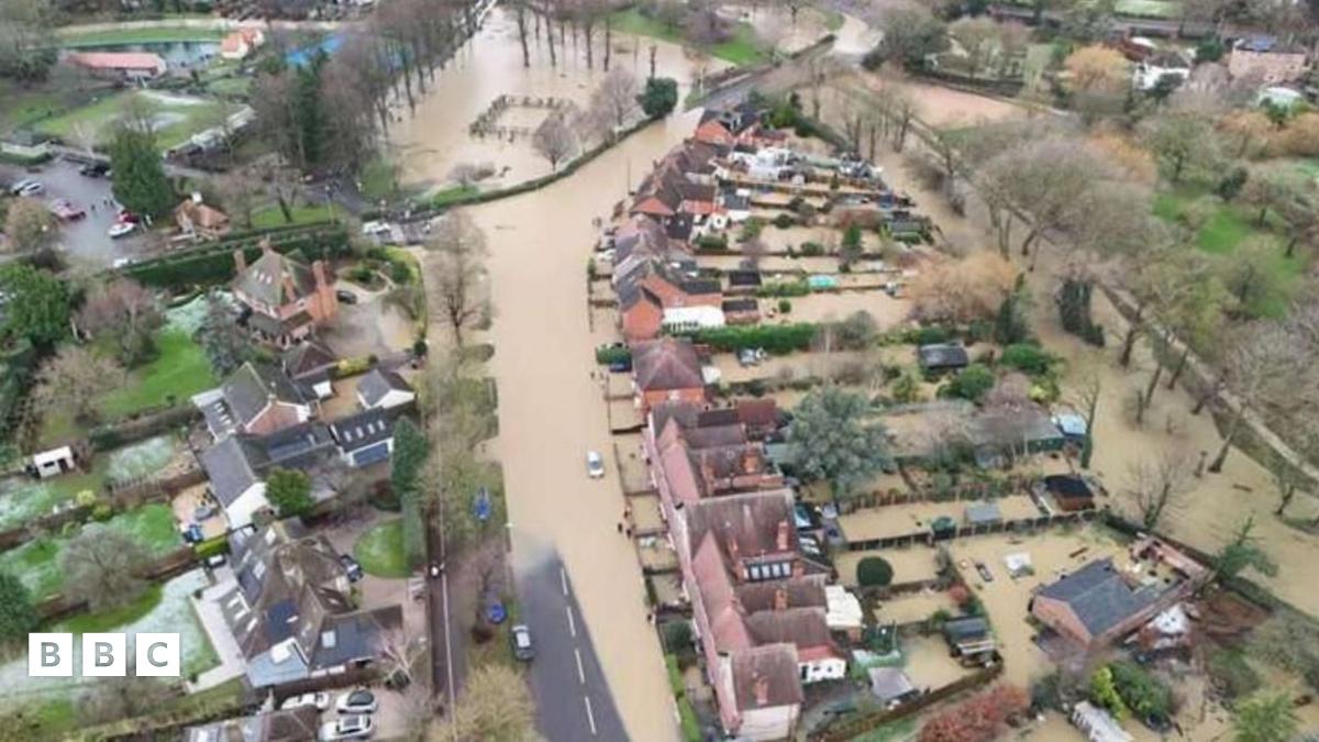 UK Weather: Major incidents declared after widespread flooding