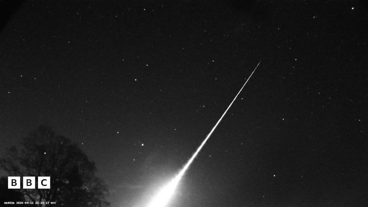 天空中的火球：英格兰东部出现流星