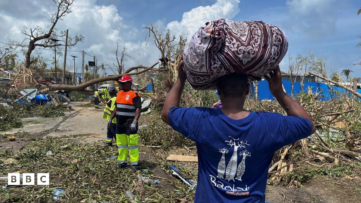 Mayotte: Rescue operation starts after worst cyclone in 90 years