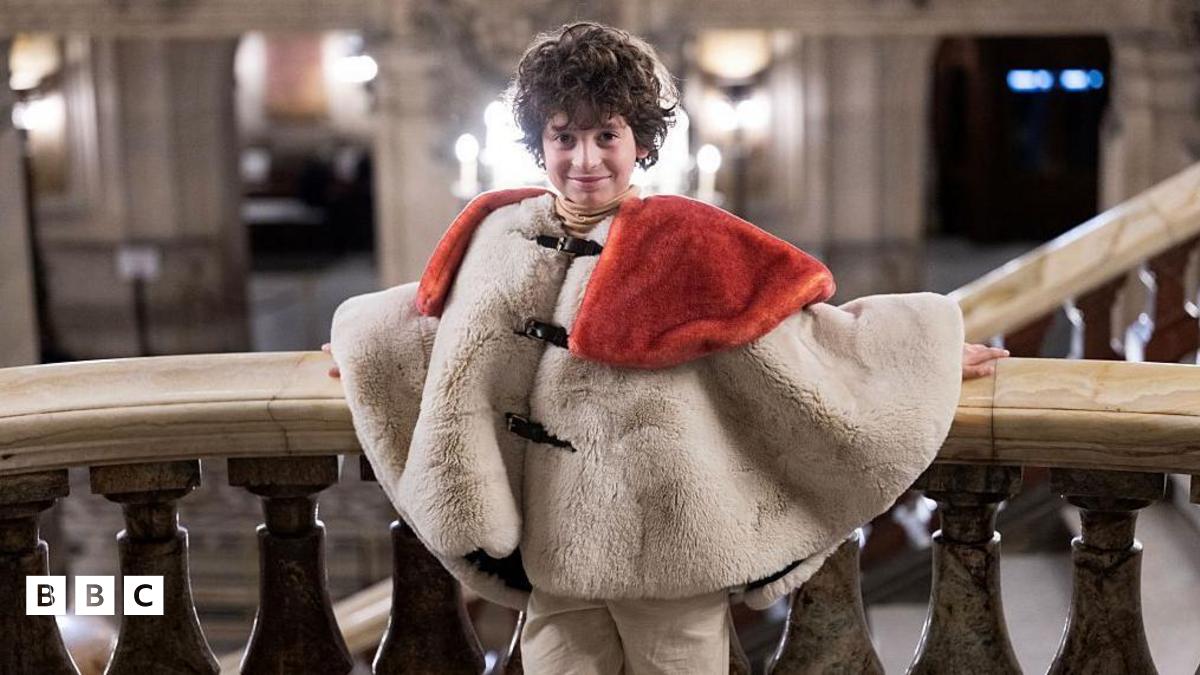 bbc.co.uk - 10-year-old fashion designer breaks record at Paris Fashion Week