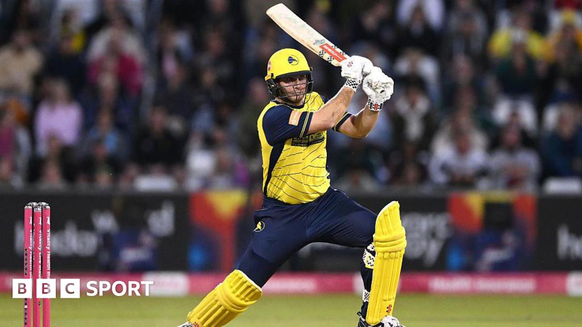 Hampshire sign all-rounder Cartwright for T20 blast