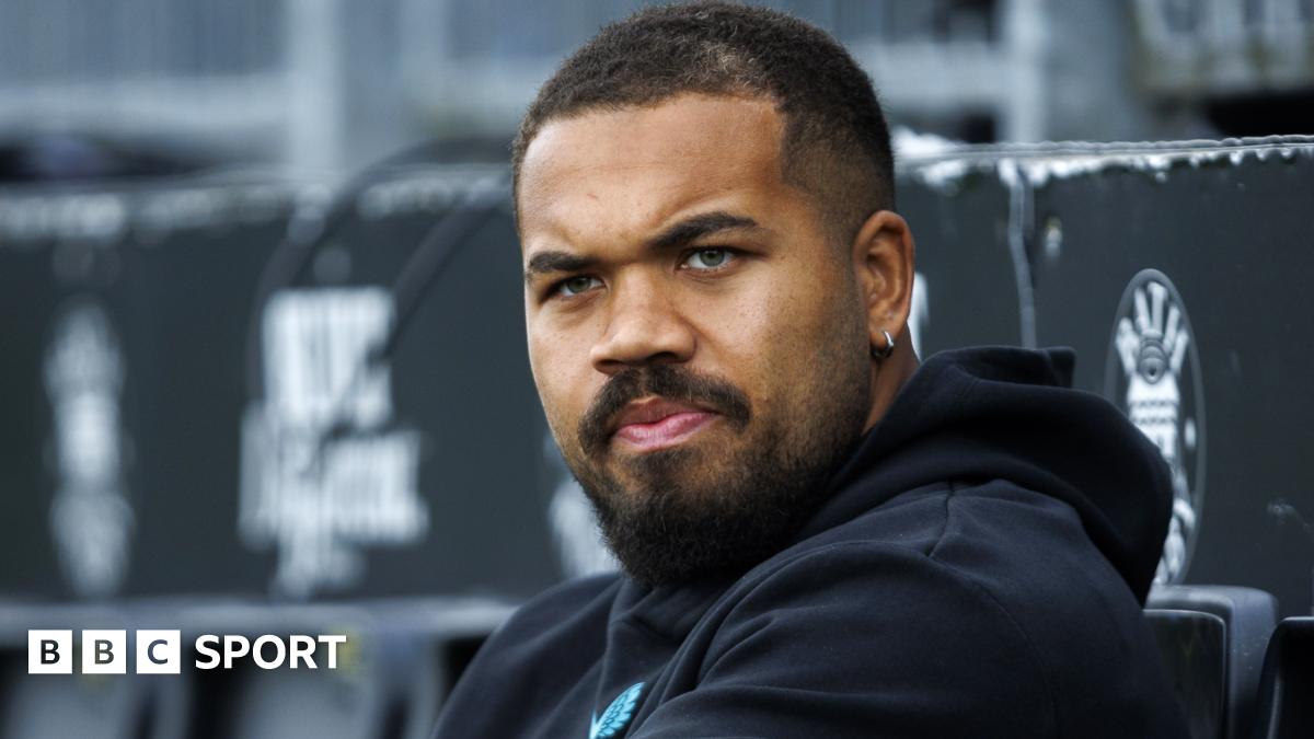 Lawrence in England squad after six months out