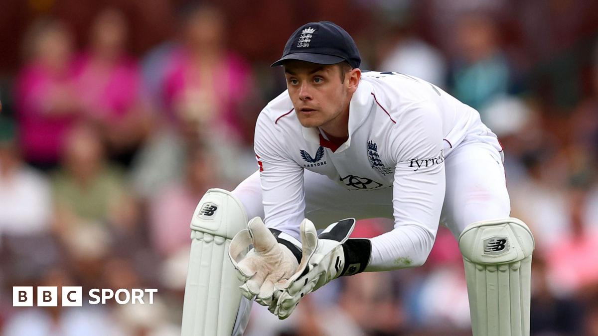 England's Smith set to keep wicket for Surrey