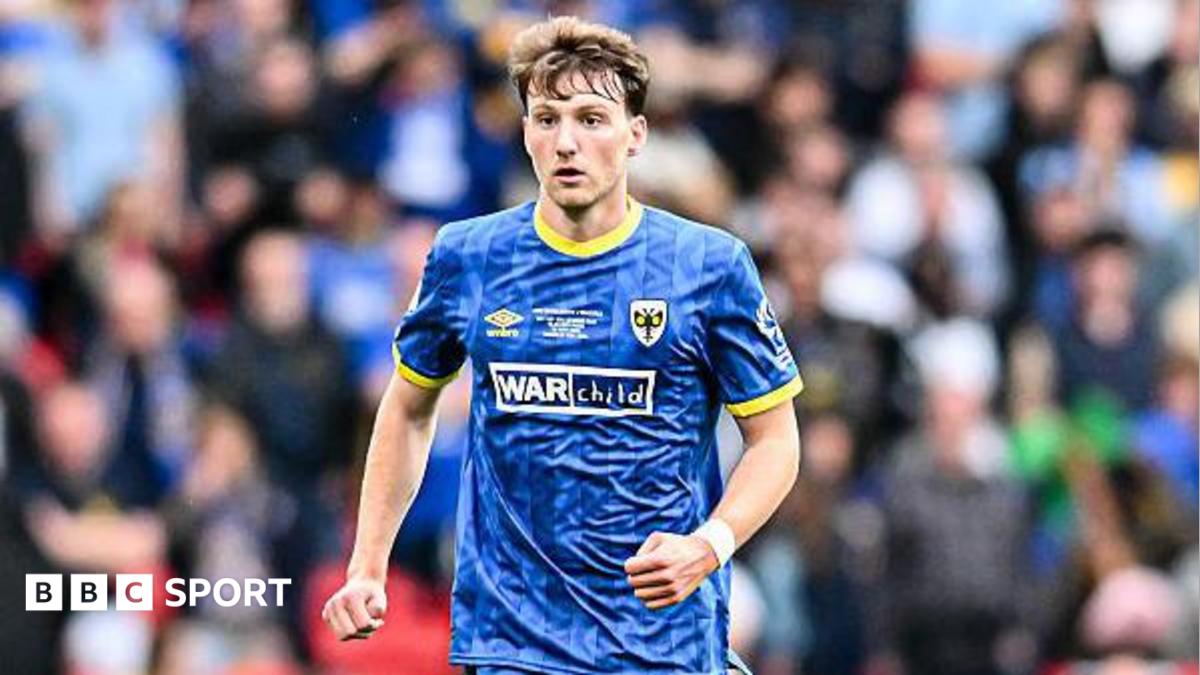 Bristol Rovers: Riley Harbottle and Kane Thompson-Sommers join - BBC Sport
