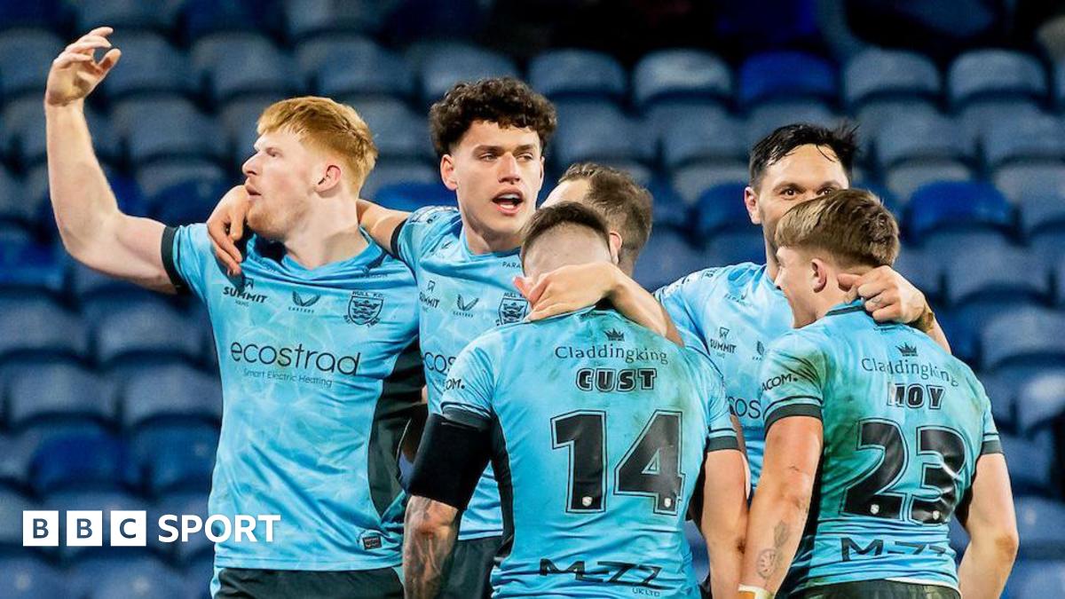 Barron sparks late Hull FC win at Giants
