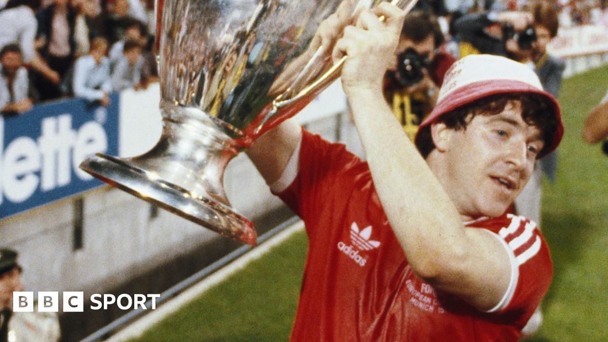 Forest fulcrum Robertson - 'a talented, highly skilled, unbelievable outside-left'