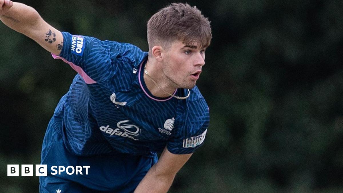Pace bowler Cornwell signs new Middlesex deal