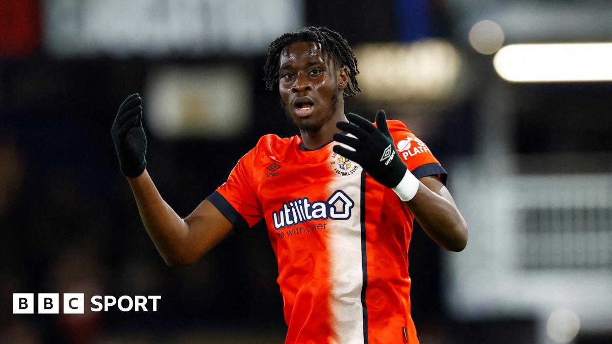 Luton Town: Elijah Adebayo plays in Under-21 game against Barnet   BBC