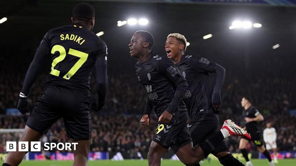 Spectacular Leeds 0-1 Sunderland - Second-half Penalty Seals Victory For Black Cats Wallpaper Digital Art Spectacular Leeds 0-1 Sunderland - Second-half Penalty Seals Victory For Black Cats Wallpaper Digital Art