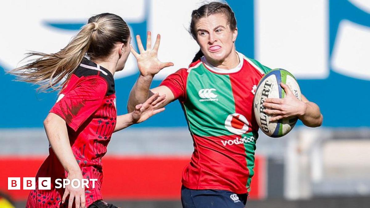 Clovers condemn Thunder to 16-try demolition