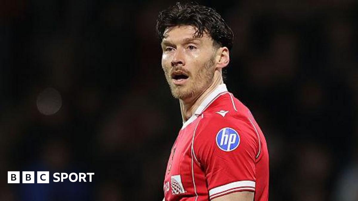 Moore ready to influence Wrexham's run-in after injury