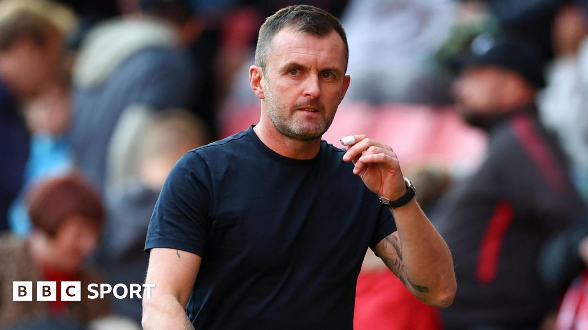 Nathan Jones: Charlton Athletic boss tells fans 'they can pick the team and  I'll leave' - BBC Sport