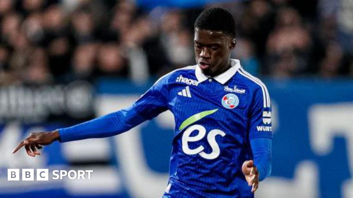 Chelsea agree £11.9m deal for Strasbourg's Sarr