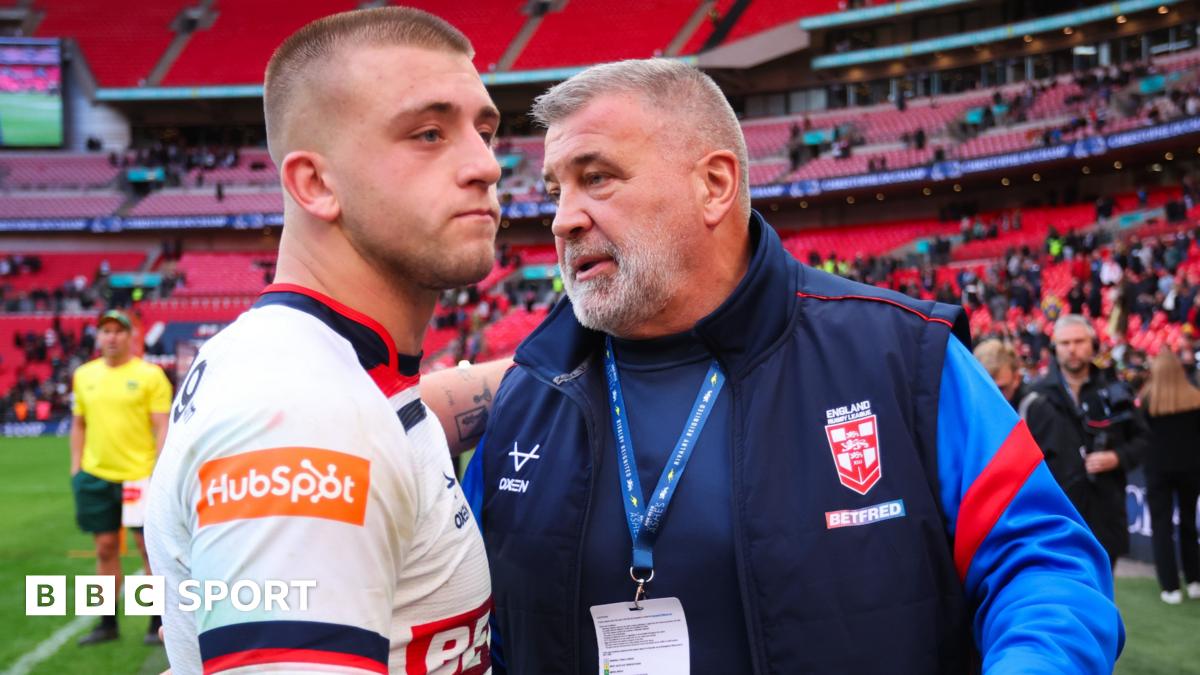 Error-prone England suffer Ashes 'torture' at Wembley
