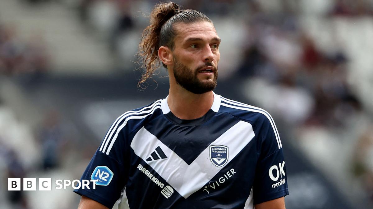 Former England striker Carroll leaves Bordeaux