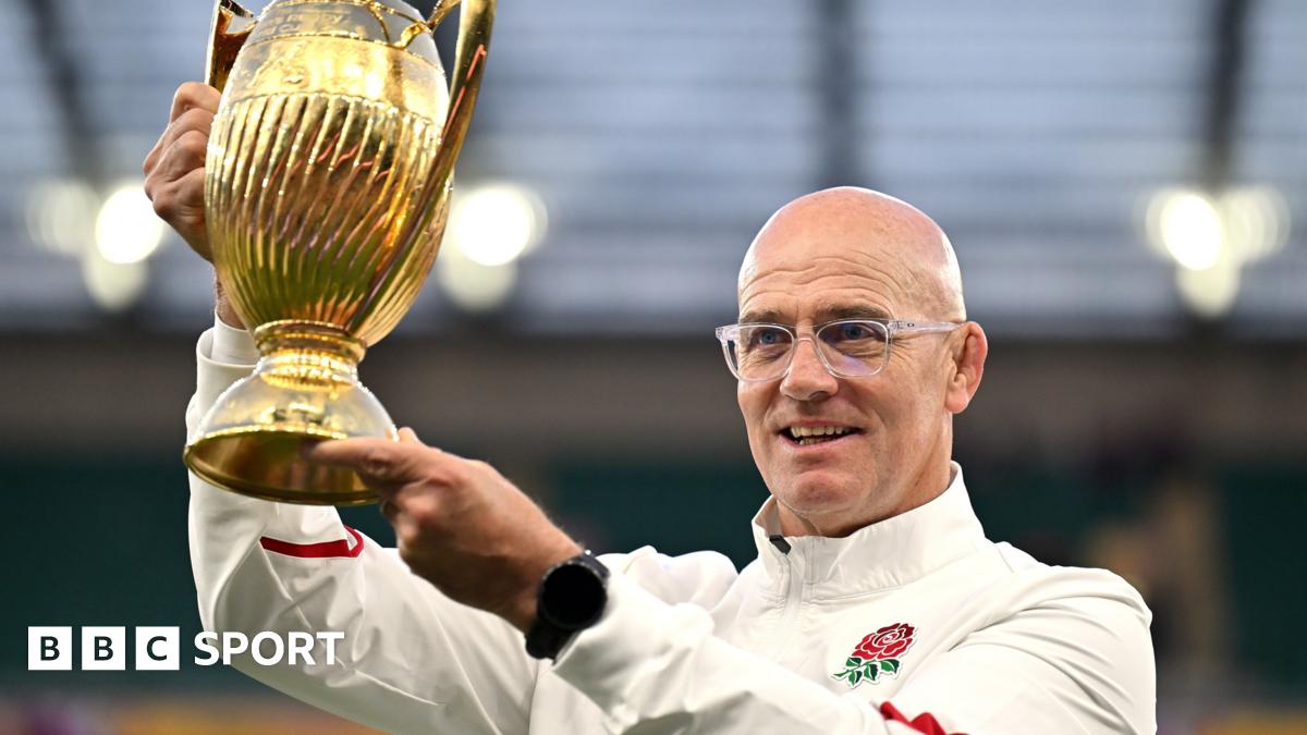 Boss Mitchell extends England contract as Scarratt joins coaching staff