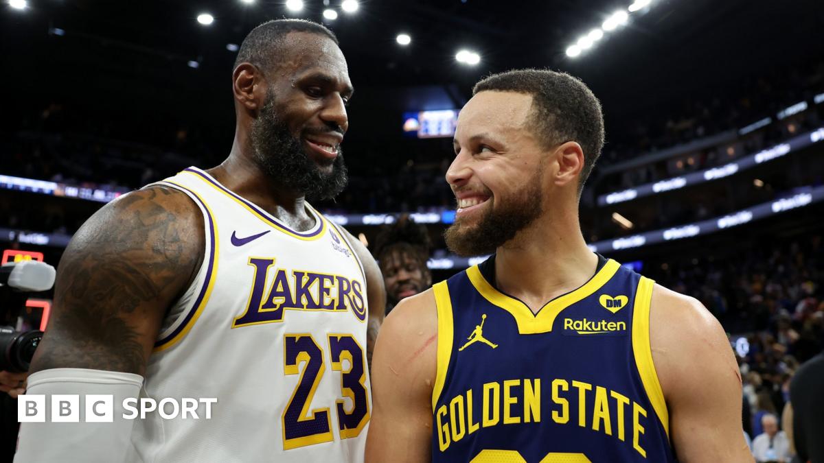 送料関税込[NBA]WARRIORS・Curry/LAKERS・JamesロンT★大人気★ LeBron James and Stephen Curry Test Different Paths Back to