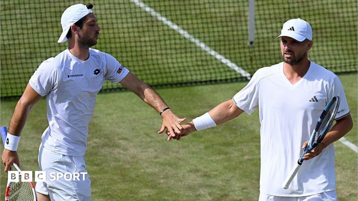 GB's Cash & Glasspool continue doubles title defence bid