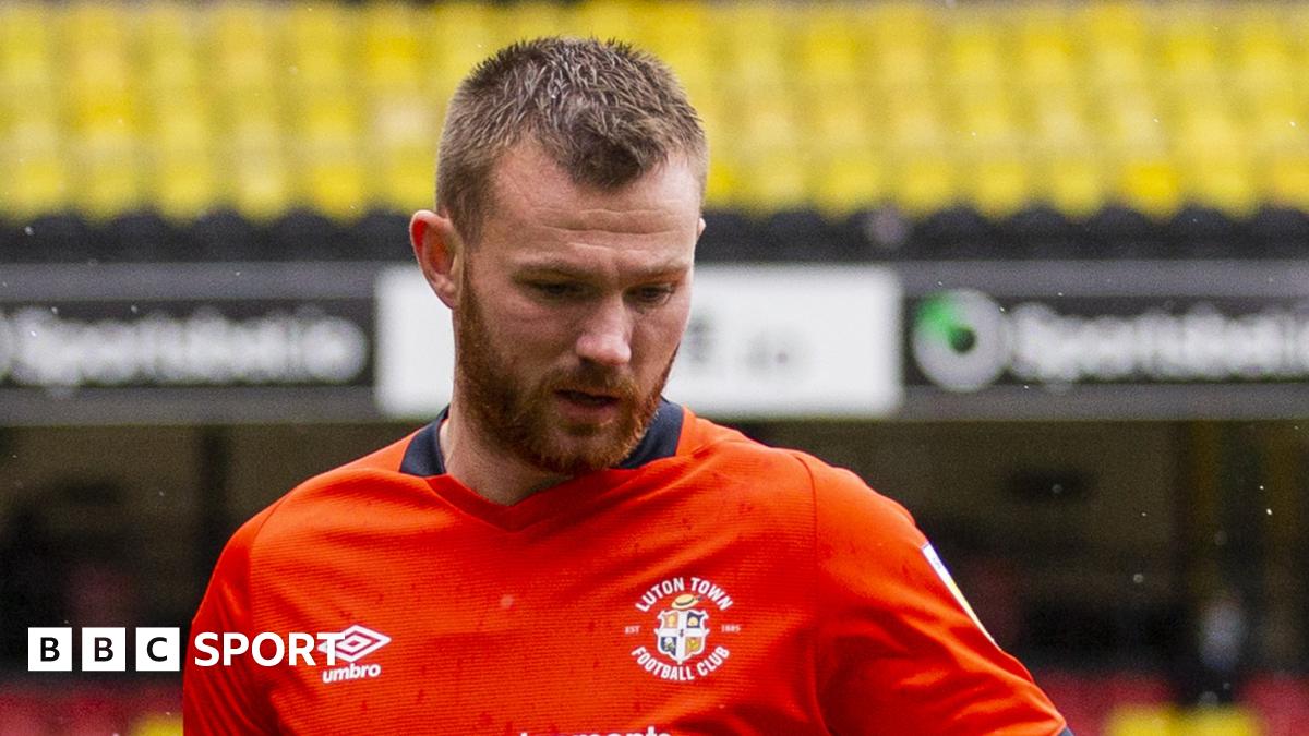 Ryan Tunnicliffe: Portsmouth sign midfielder from Luton Town - BBC Sport
