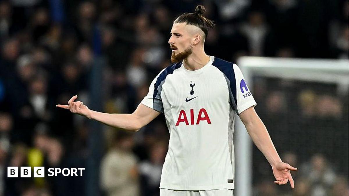 Tottenham transfer news: Radu Dragusin joins Fiorentina on loan - BBC