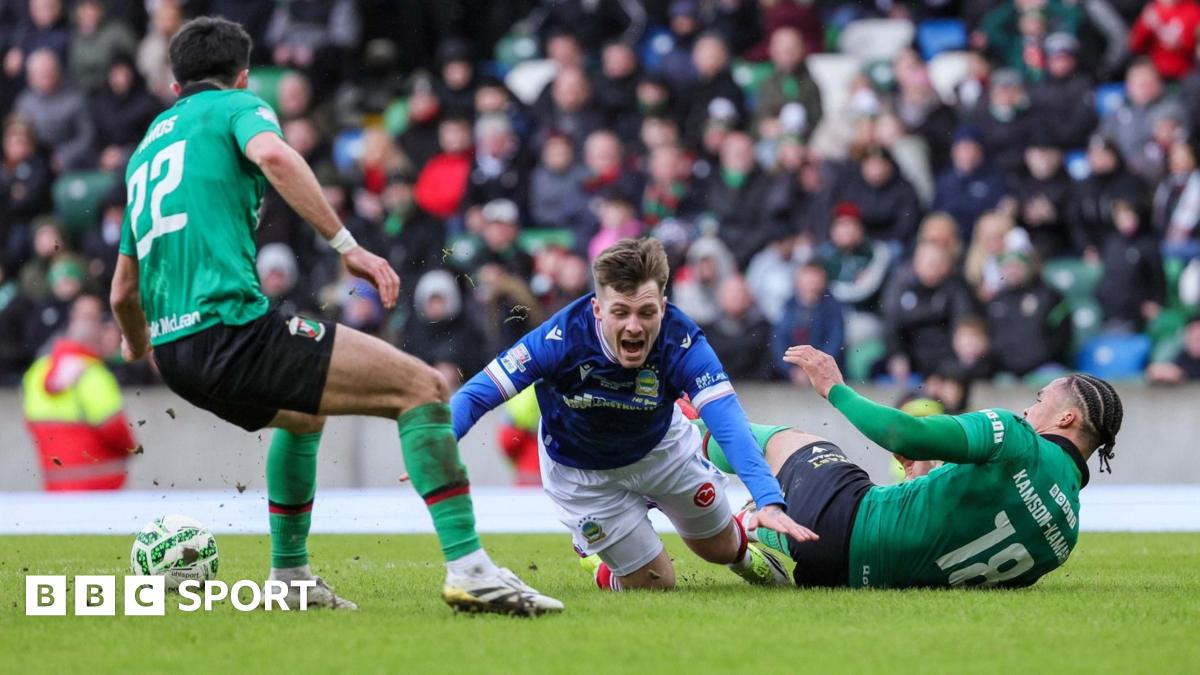 BetMcLean Cup: Linfield beat Glentoran in extra time to win BetMcLean Cup