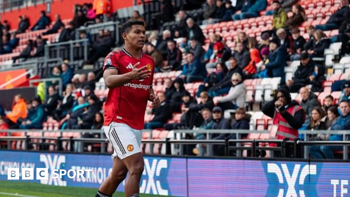 Manchester United U21s Extend Perfect Run With 4-1 Victory Over Tottenham