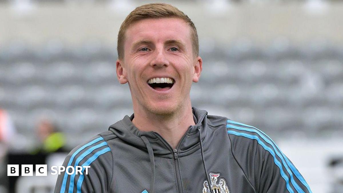 Sheffield United Sign Former Premier League Midfielder, Striker; Newcastle Defender Loaned Middlesbrough