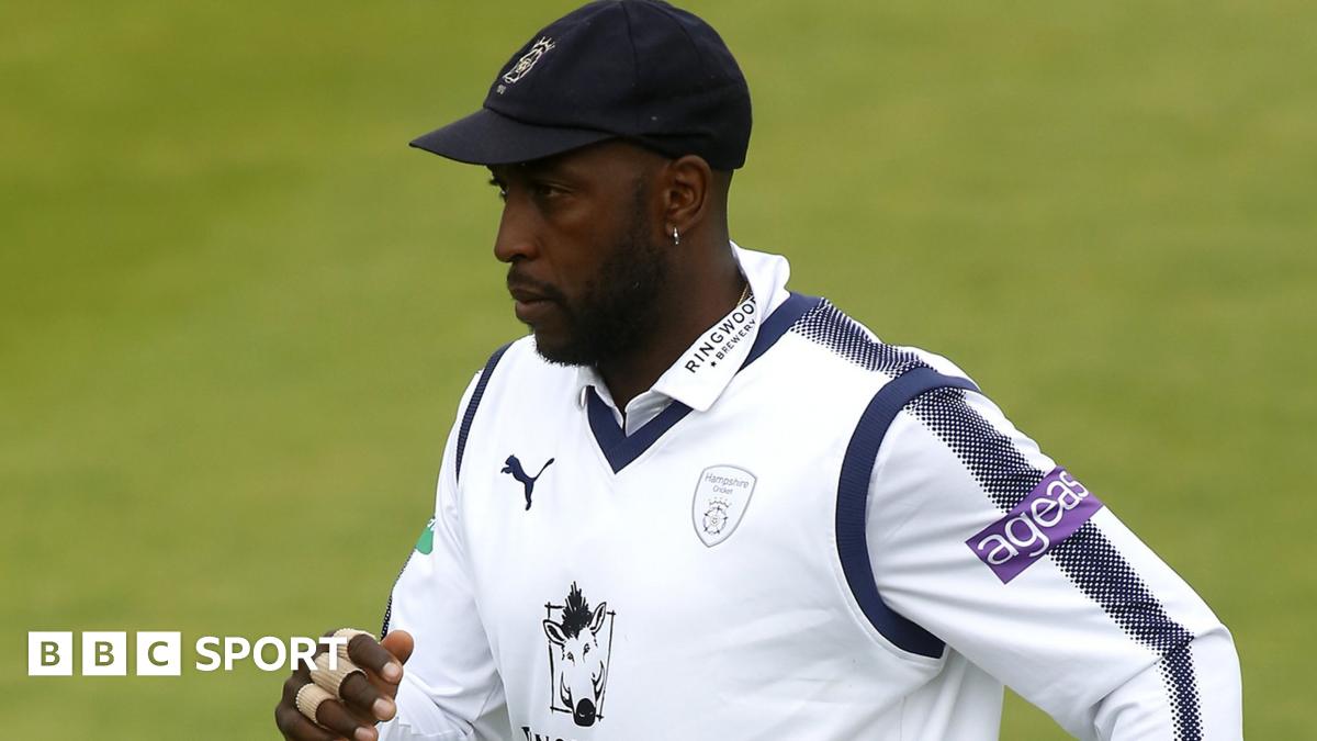 Leicestershire: Michael Carberry replaced as captain by Paul Horton - BBC  Sport