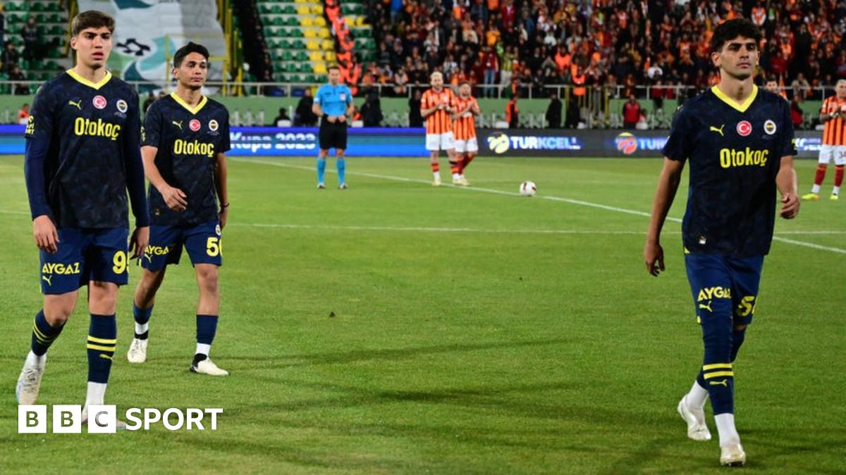 Fenerbahce field U19 side then leave pitch in Super Cup against Galatasaray