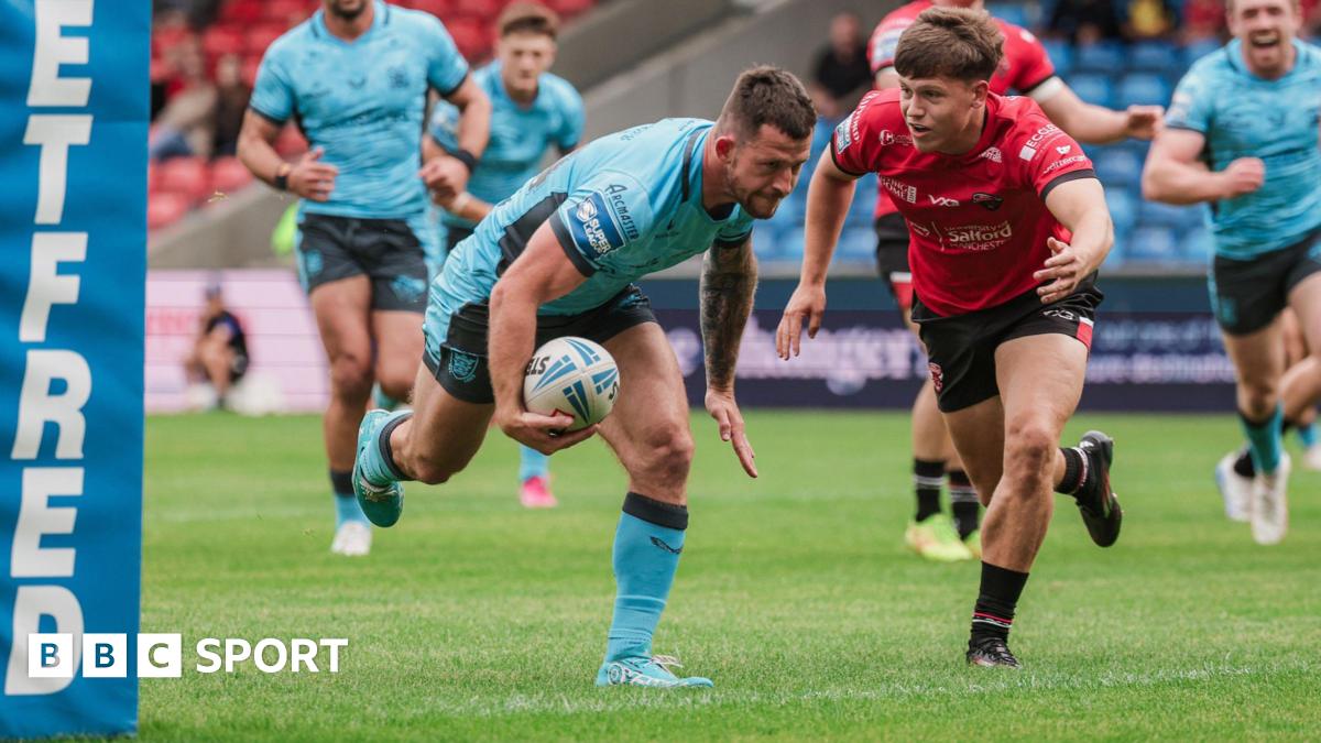 Hull FC into top six with win at struggling Salford