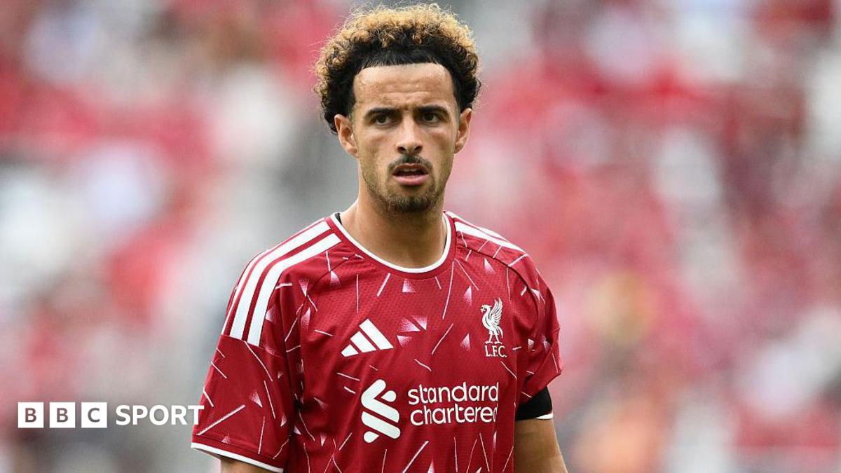 Inter complete £30m deal for Liverpool's Jones