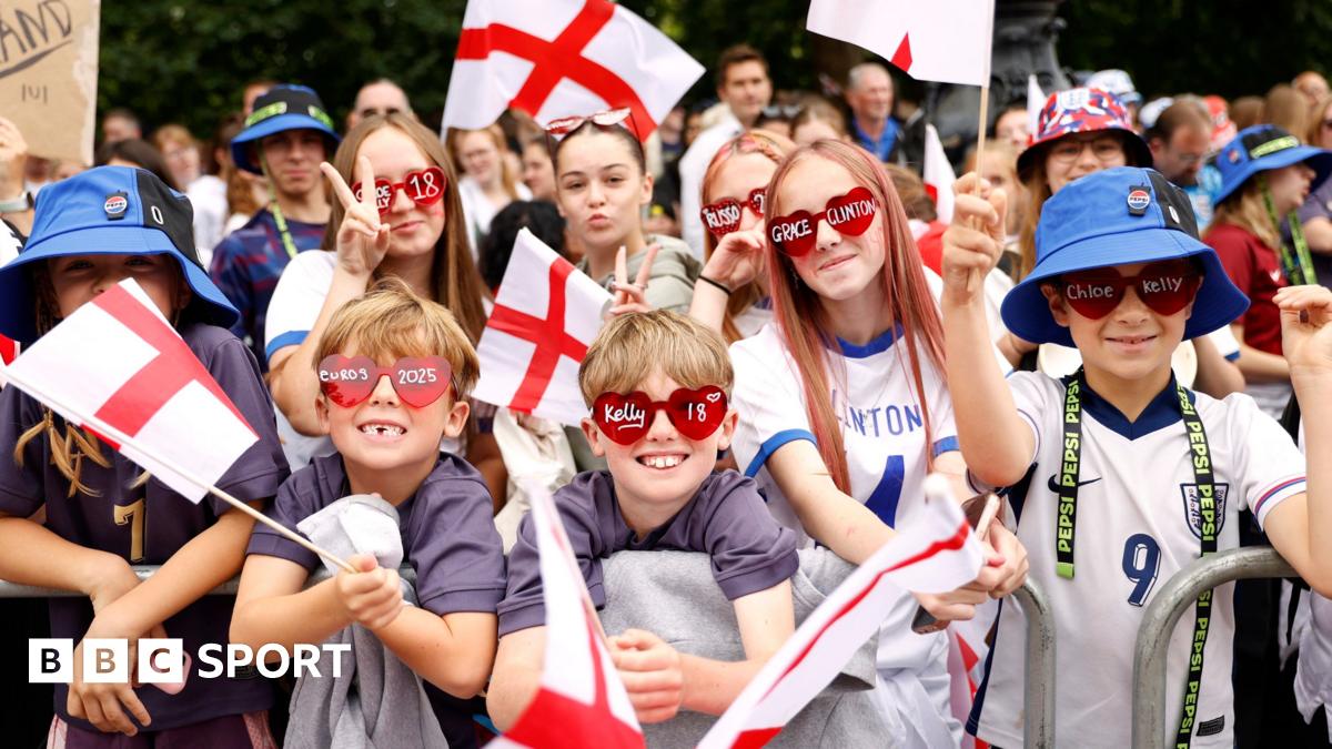 Lionesses victory parade live: Updates from Euro 2025 homecoming reception outside Buckingham Palace