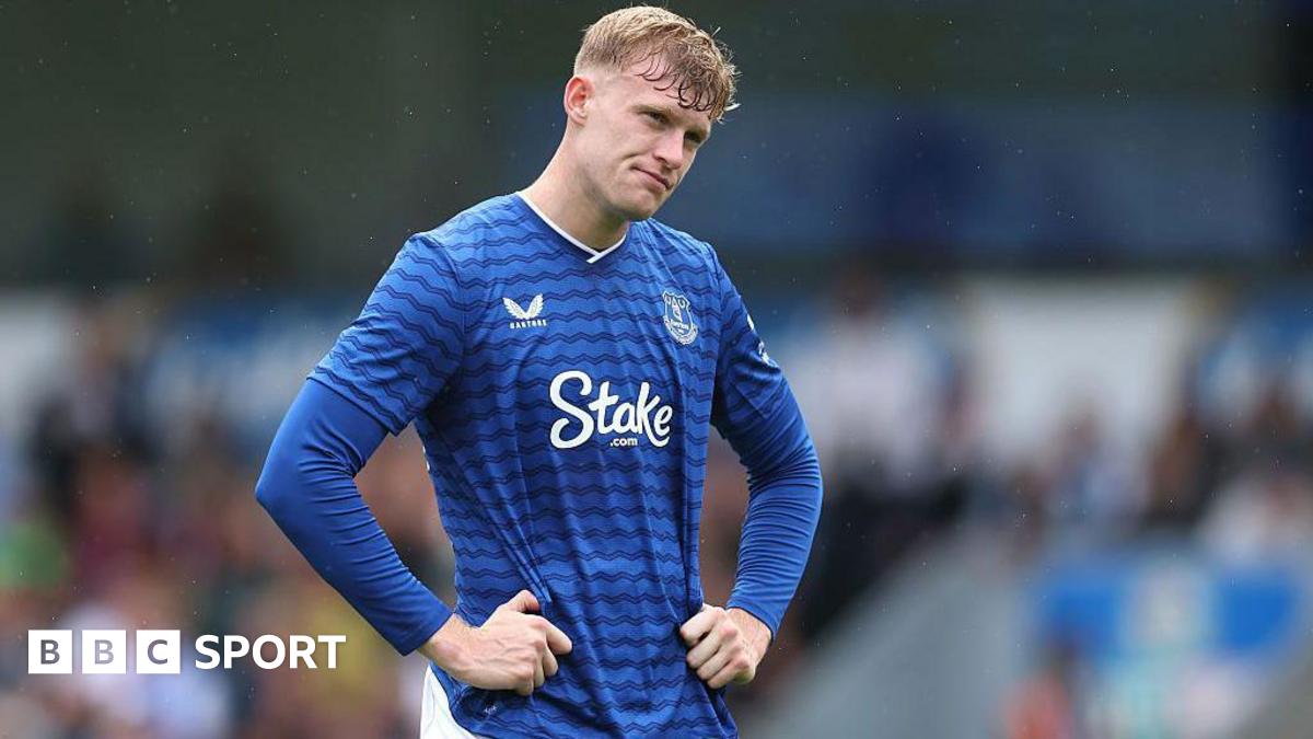 Branthwaite misses Everton's USA tour with minor injury