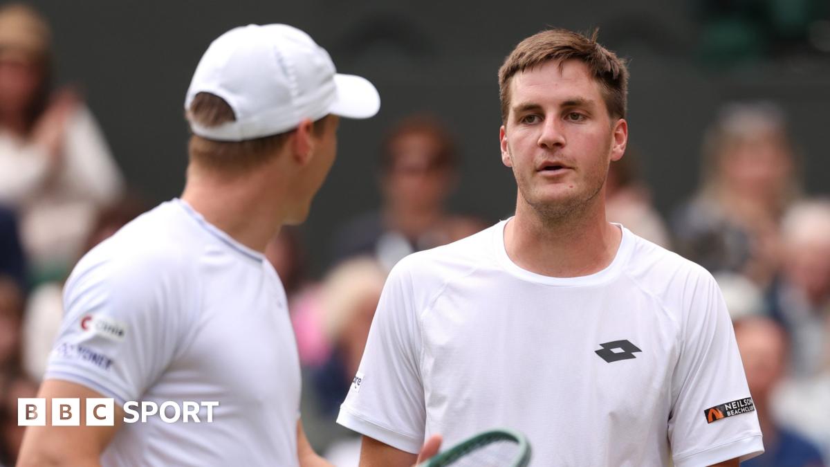 Defending champions Patten and Heliovaara advance