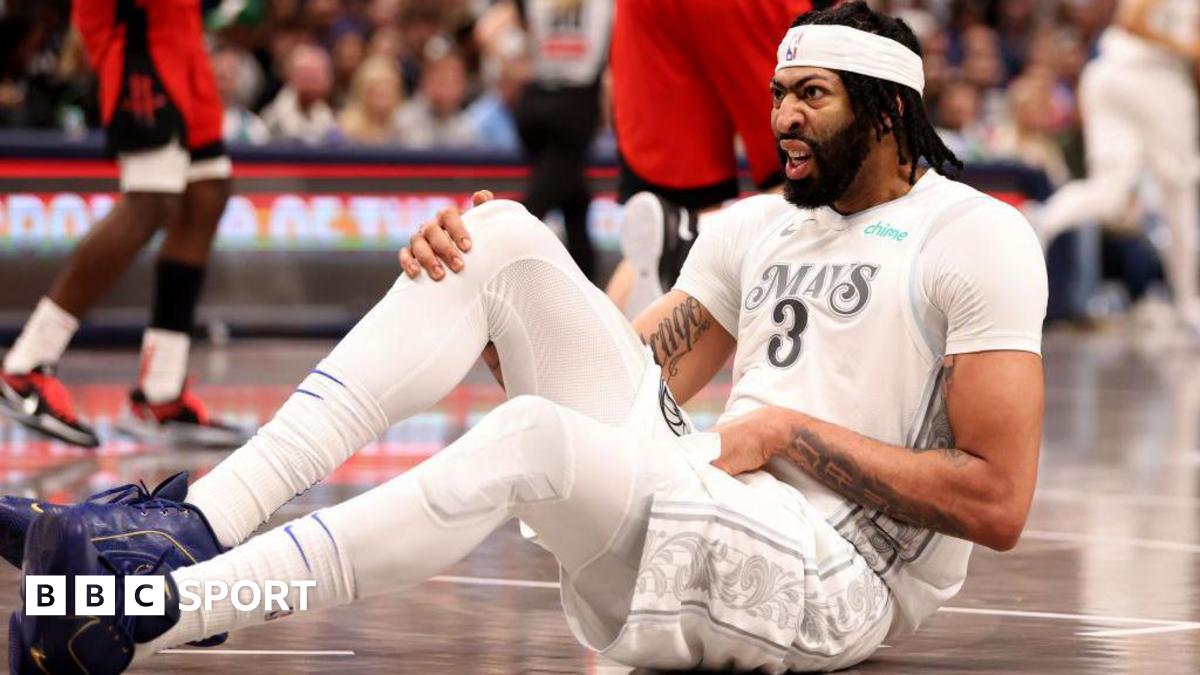 NBA: Anthony Davis goes off injured during Dallas Mavericks debut against Houston Rockets-ZoomTech News