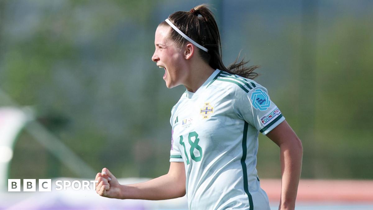 Linfield sign McKimm, Loughrey and NI midfielder Bell