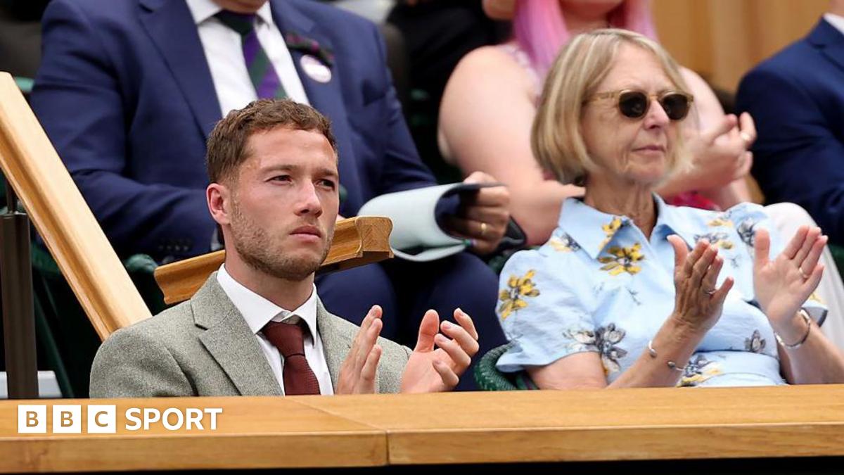 'Different feel' as Hewett prepares for dual title defence