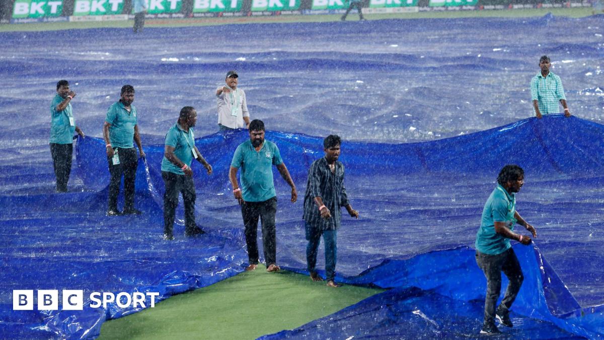 SRH Eliminated from IPL 2025 Playoff Race After No-Result Against DC