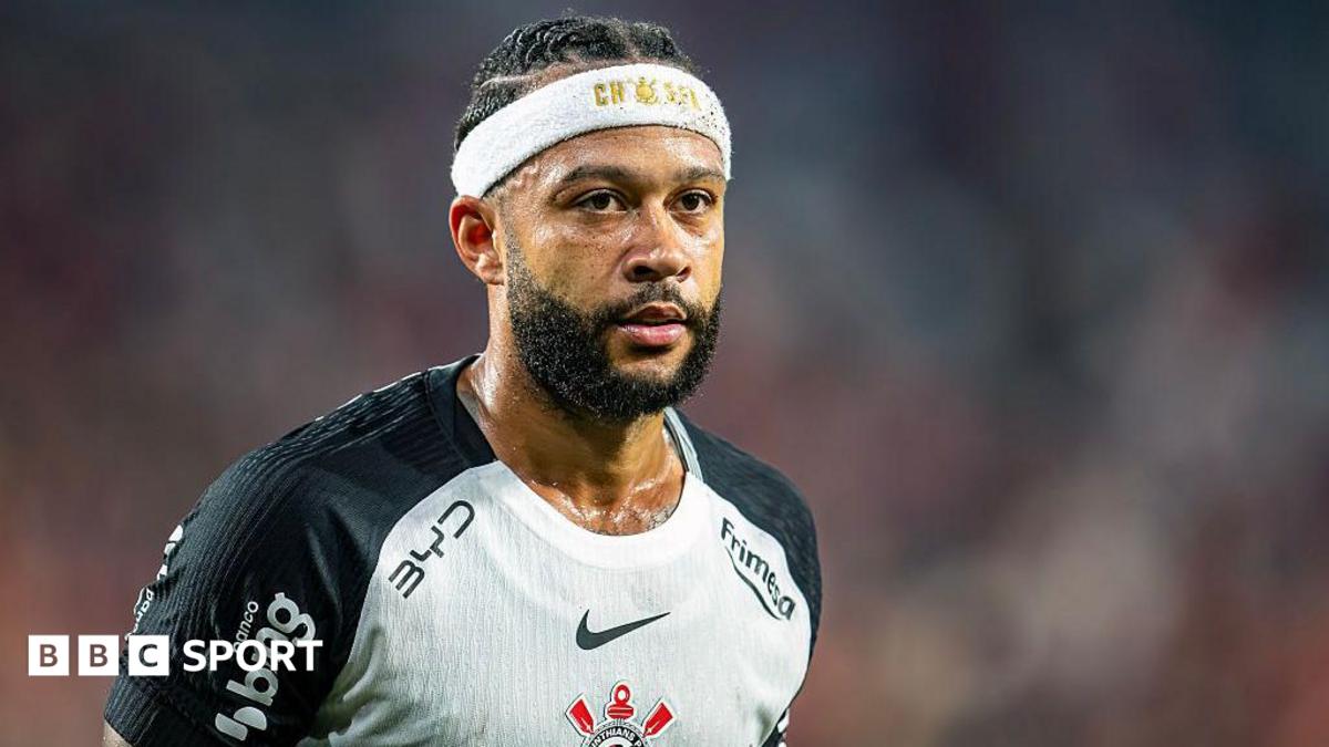 Depay says Corinthians 'unacceptable' as contract ends