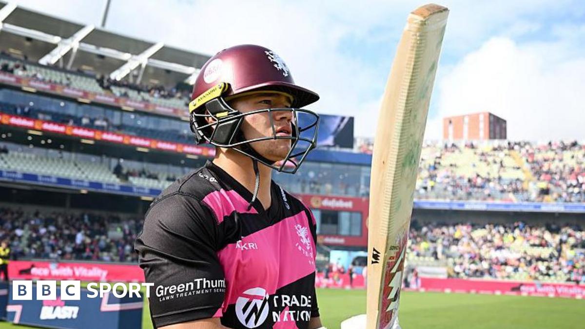 Somerset batter Smeed signs new deal until 2027
